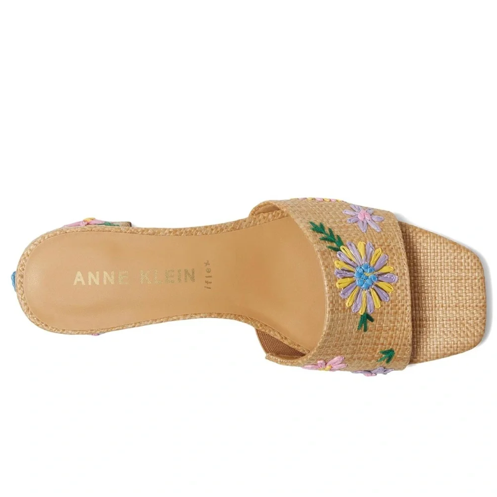Anne Klein Floral Embroidered‎ Dolls Raffia Tan NEW Mules Size 6.5 - Picture 2 of 6
